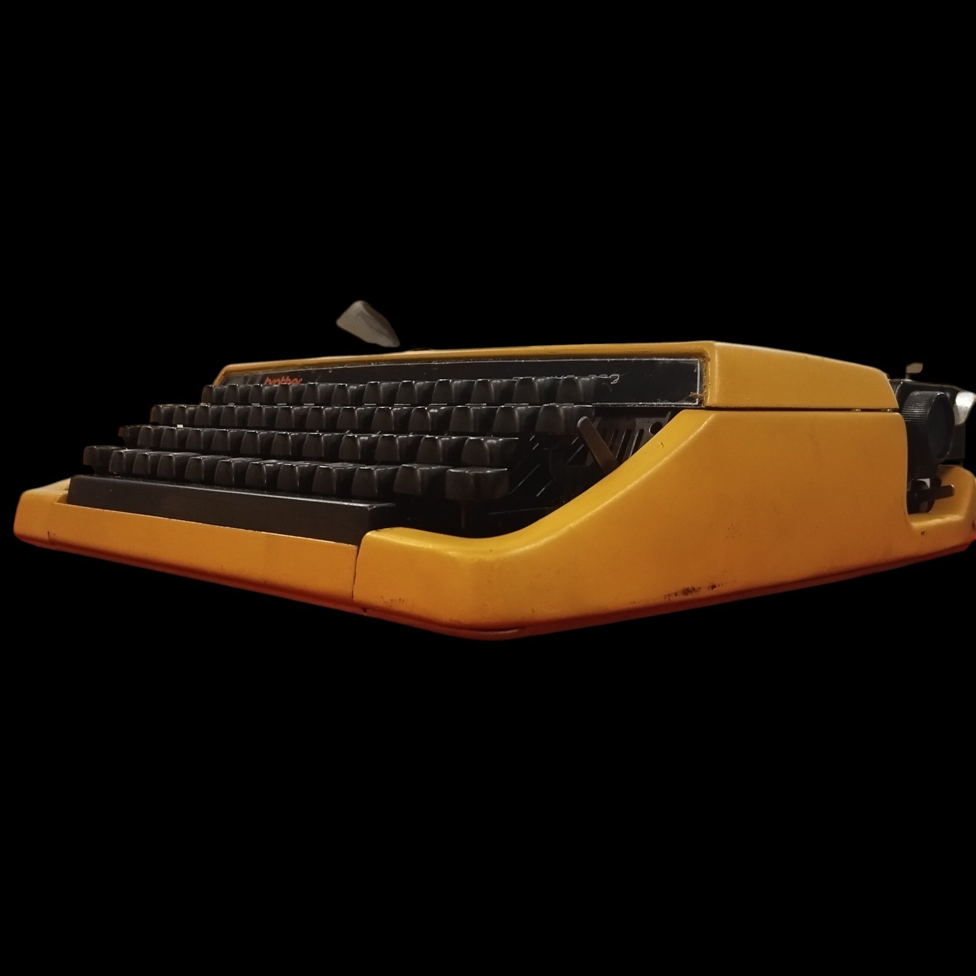 Image of Brother Deluxe 220 Typewriter. Available from universaltypewritercompany.in