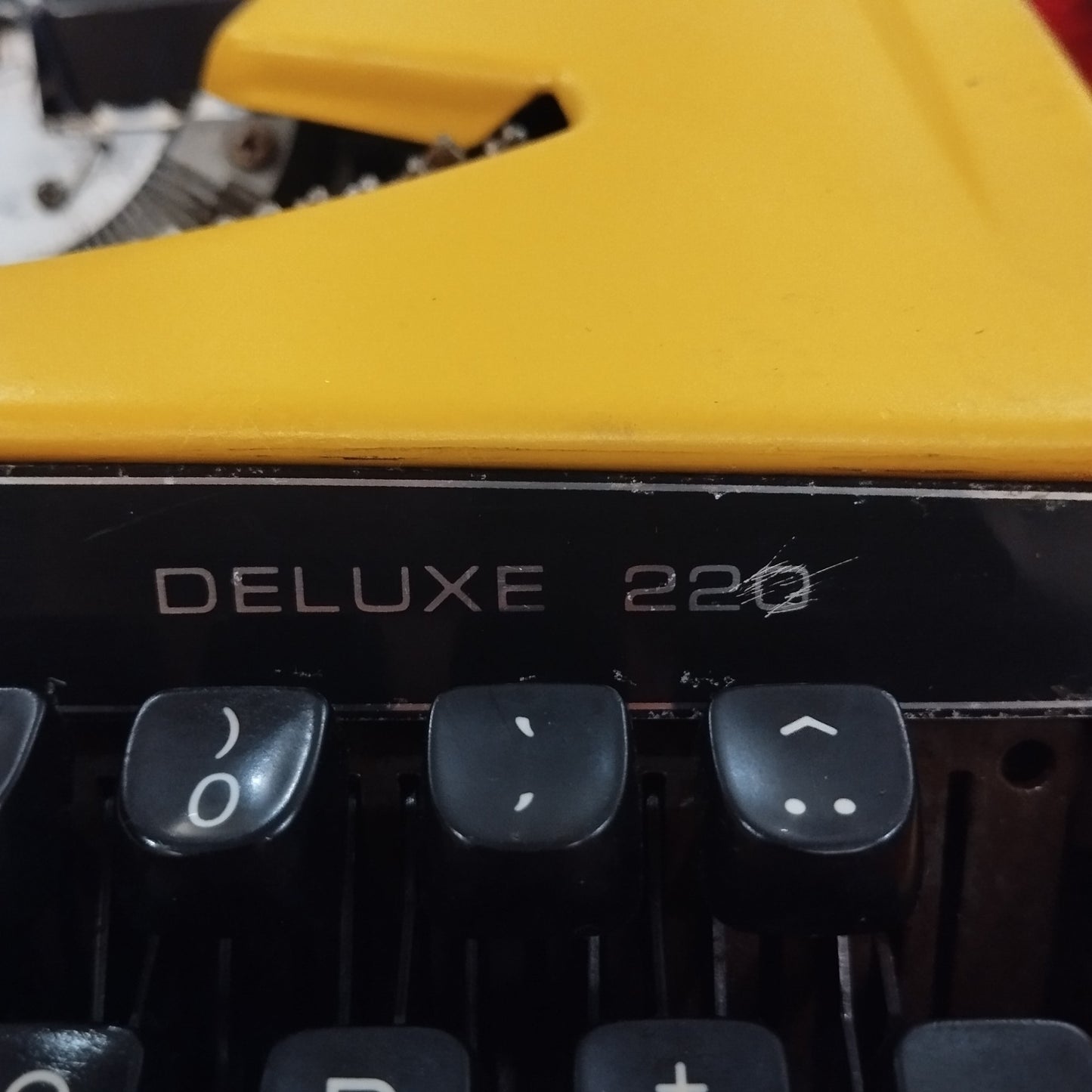 Image of Brother Deluxe 220 Typewriter. Available from universaltypewritercompany.in