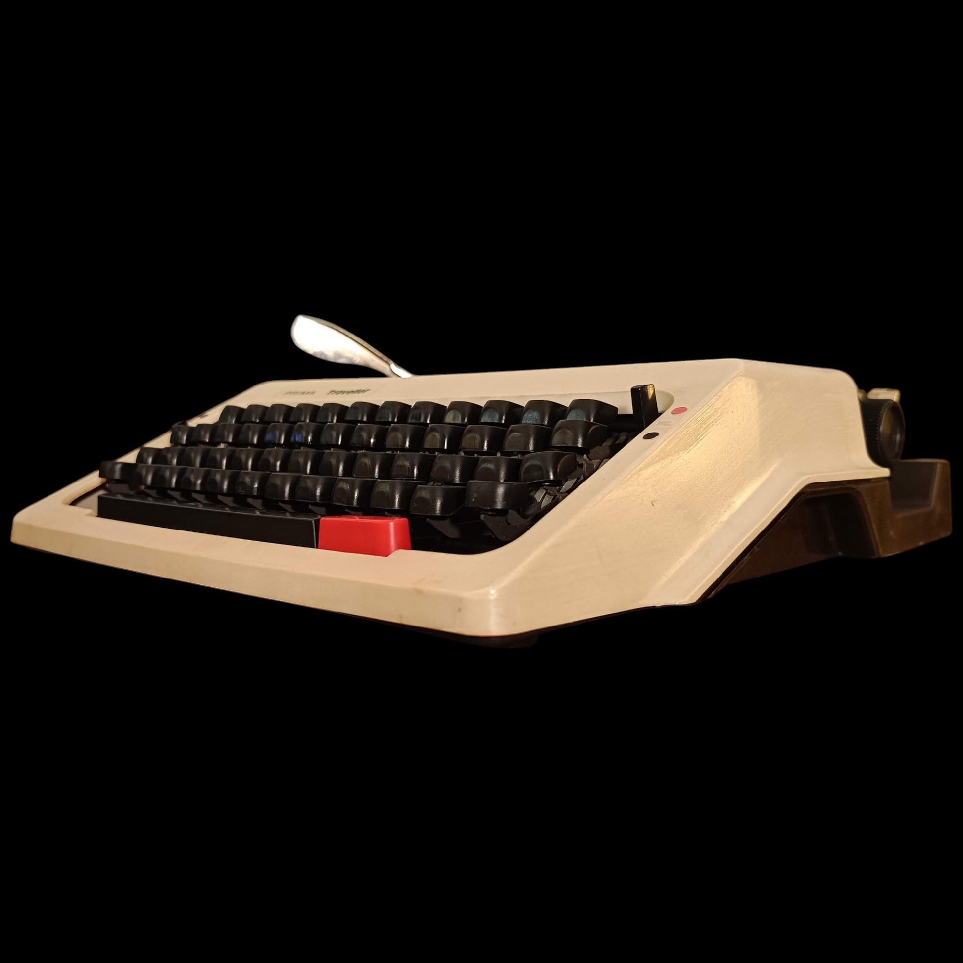 Image of Godrej Prima Traveller Typewriter.
Available from universaltypewritercompany.in