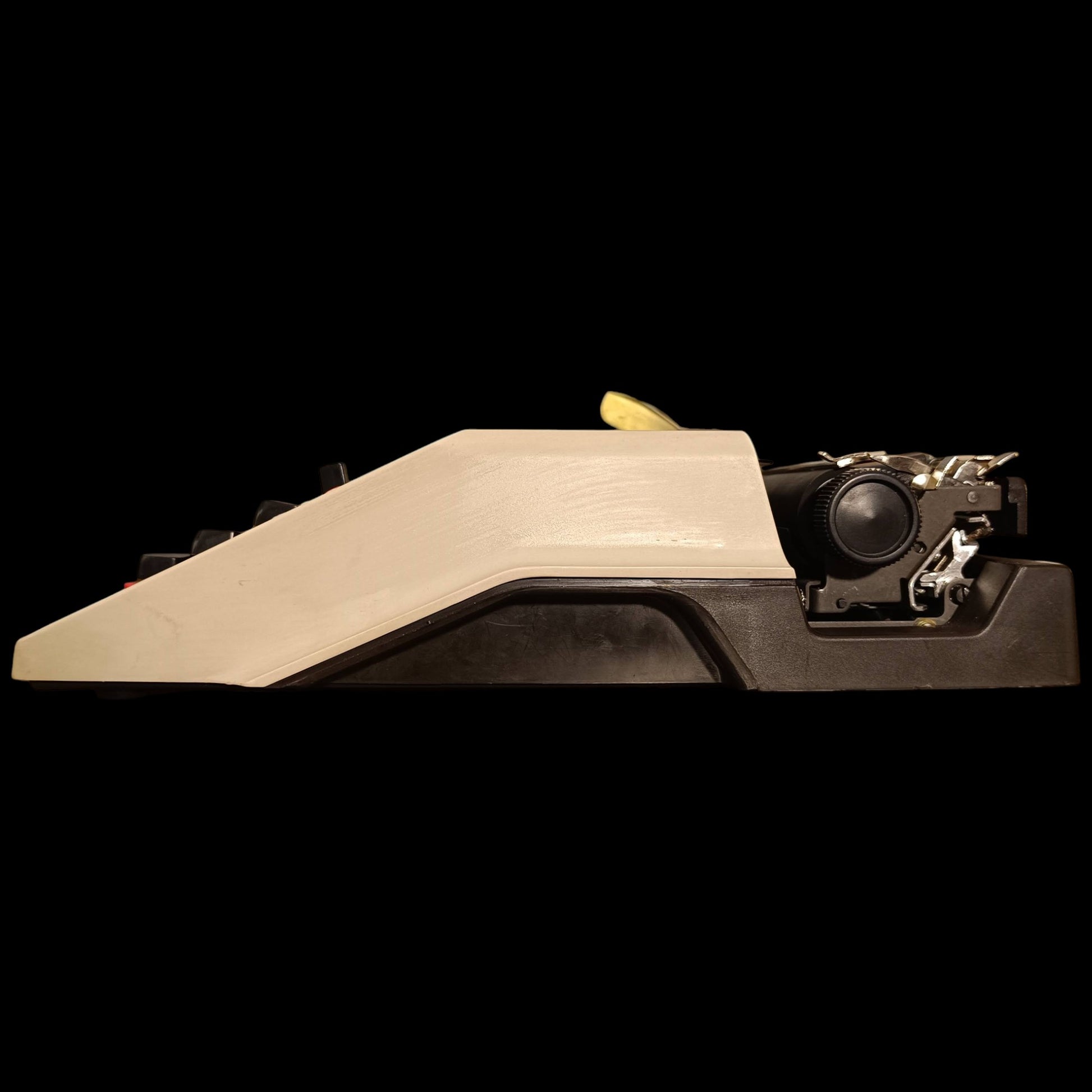 Image of Godrej Prima Traveller Typewriter.
Available from universaltypewritercompany.in