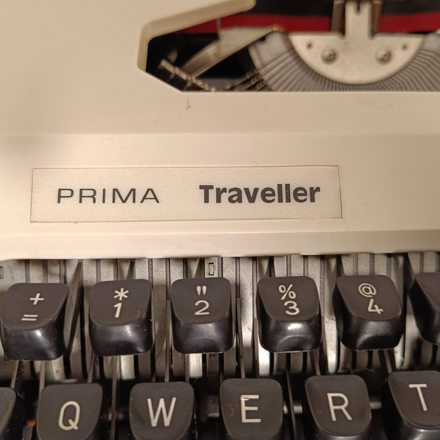 Image of Godrej Prima Traveller Typewriter.
Available from universaltypewritercompany.in