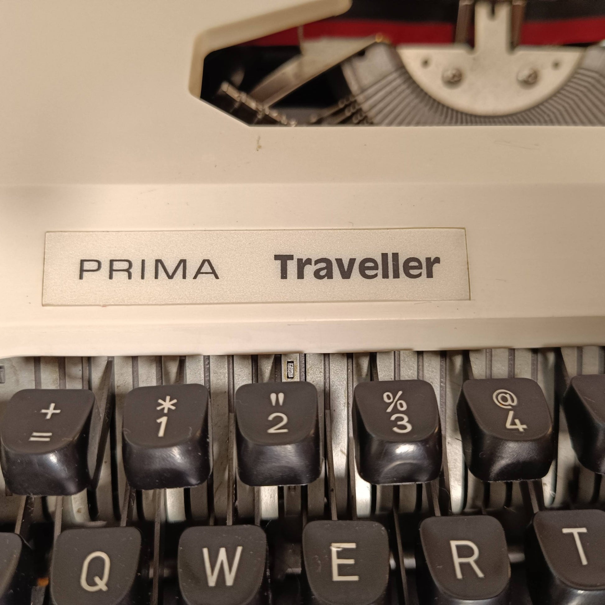 Image of Godrej Prima Traveller Typewriter.
Available from universaltypewritercompany.in