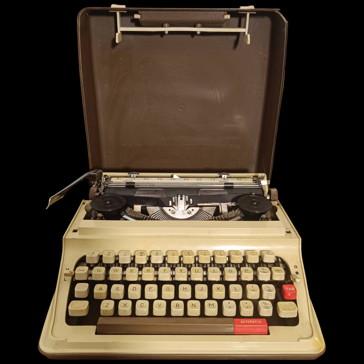 Image of Royal Portable Typewriter. Available from universaltypewritercompany.in