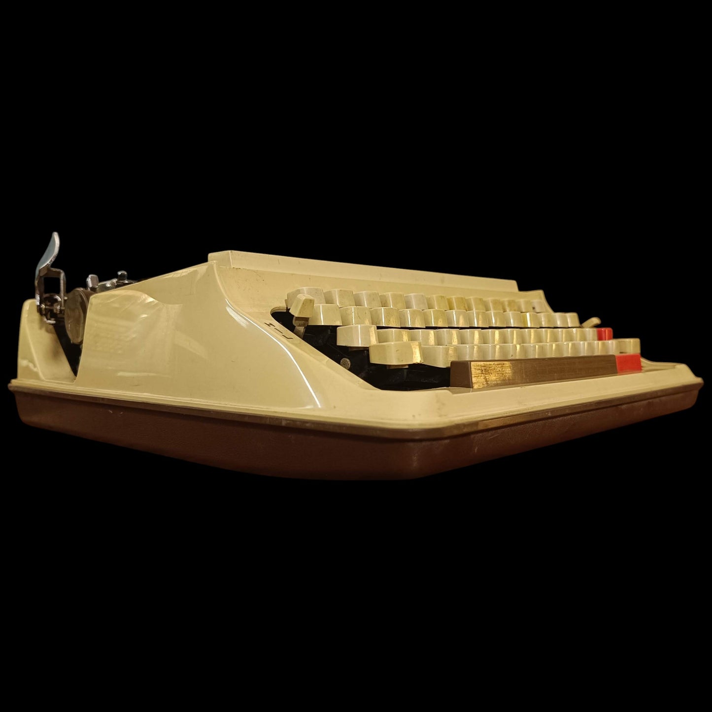 Image of Royal Portable Typewriter. Available from universaltypewritercompany.in