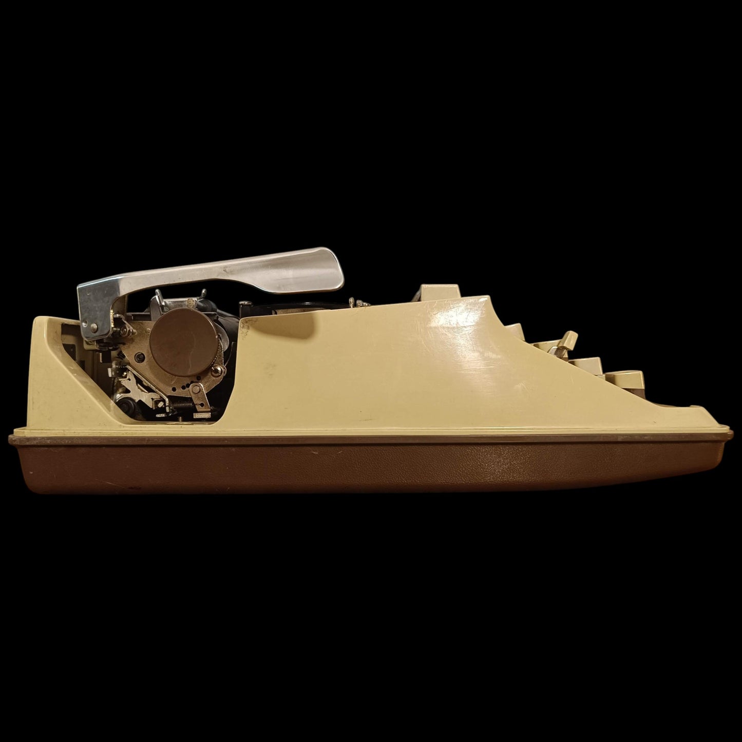 Image of Royal Portable Typewriter. Available from universaltypewritercompany.in