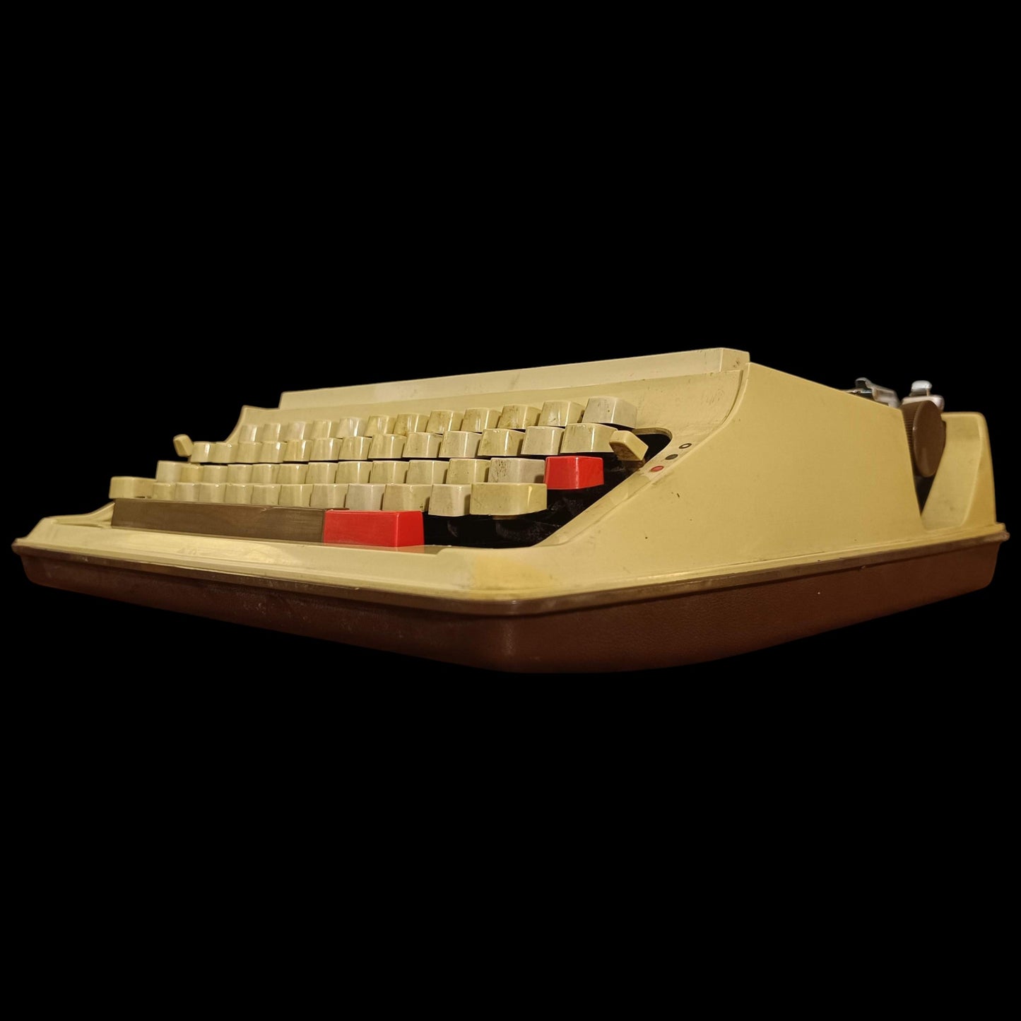 Image of Royal Portable Typewriter. Available from universaltypewritercompany.in