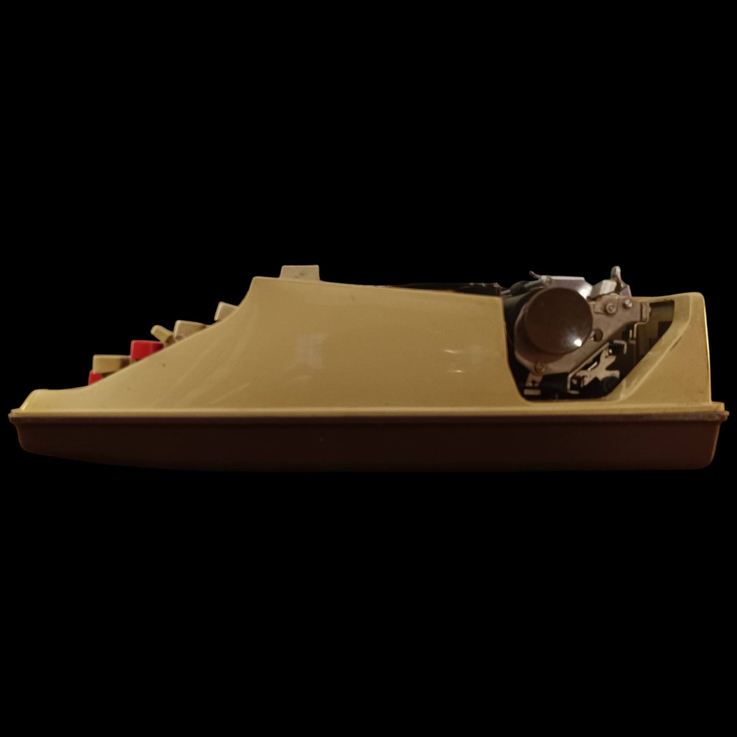 Image of Royal Portable Typewriter. Available from universaltypewritercompany.in