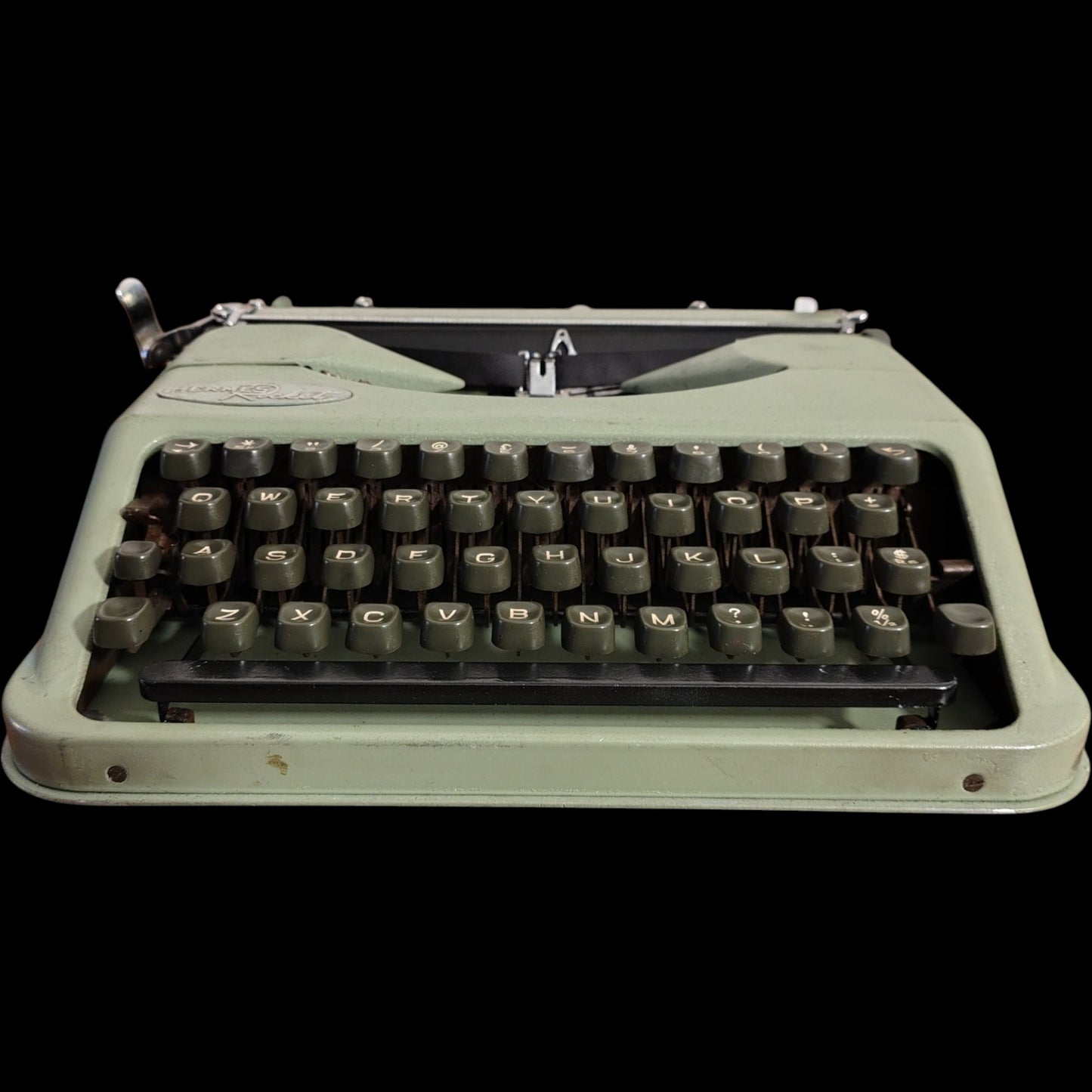 Image of Hermes Baby Typewriter.
Available from universaltypewritercompany.in