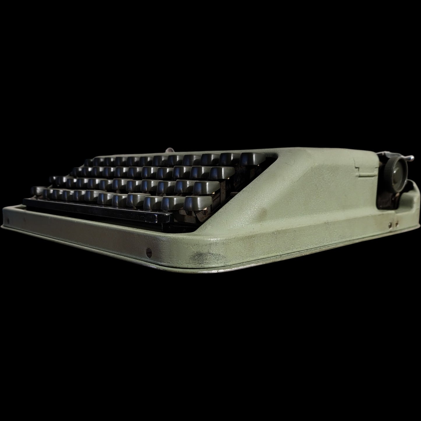 Image of Hermes Baby Typewriter.
Available from universaltypewritercompany.in