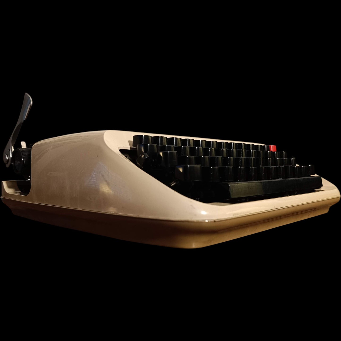 Image of Brother Portable Japan Typewriter.
Available from universaltypewritercompany.in