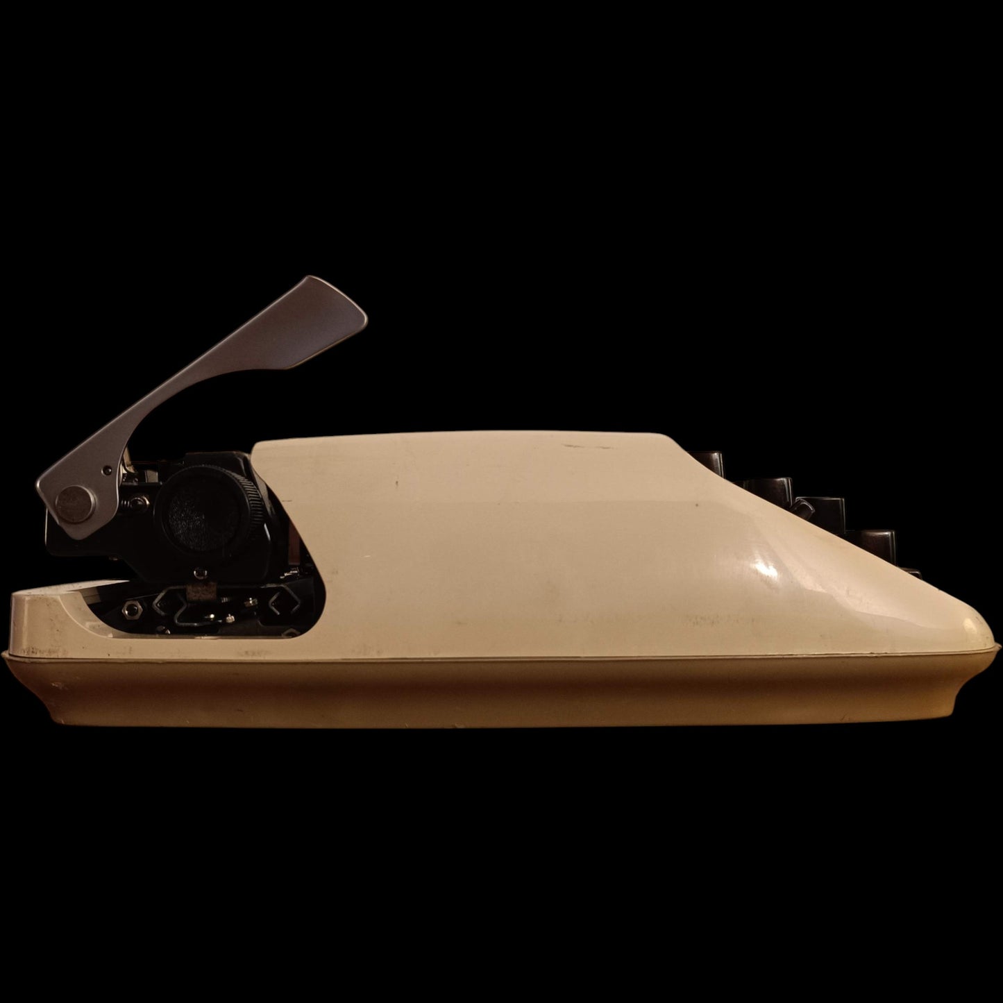 Image of Brother Portable Japan Typewriter.
Available from universaltypewritercompany.in