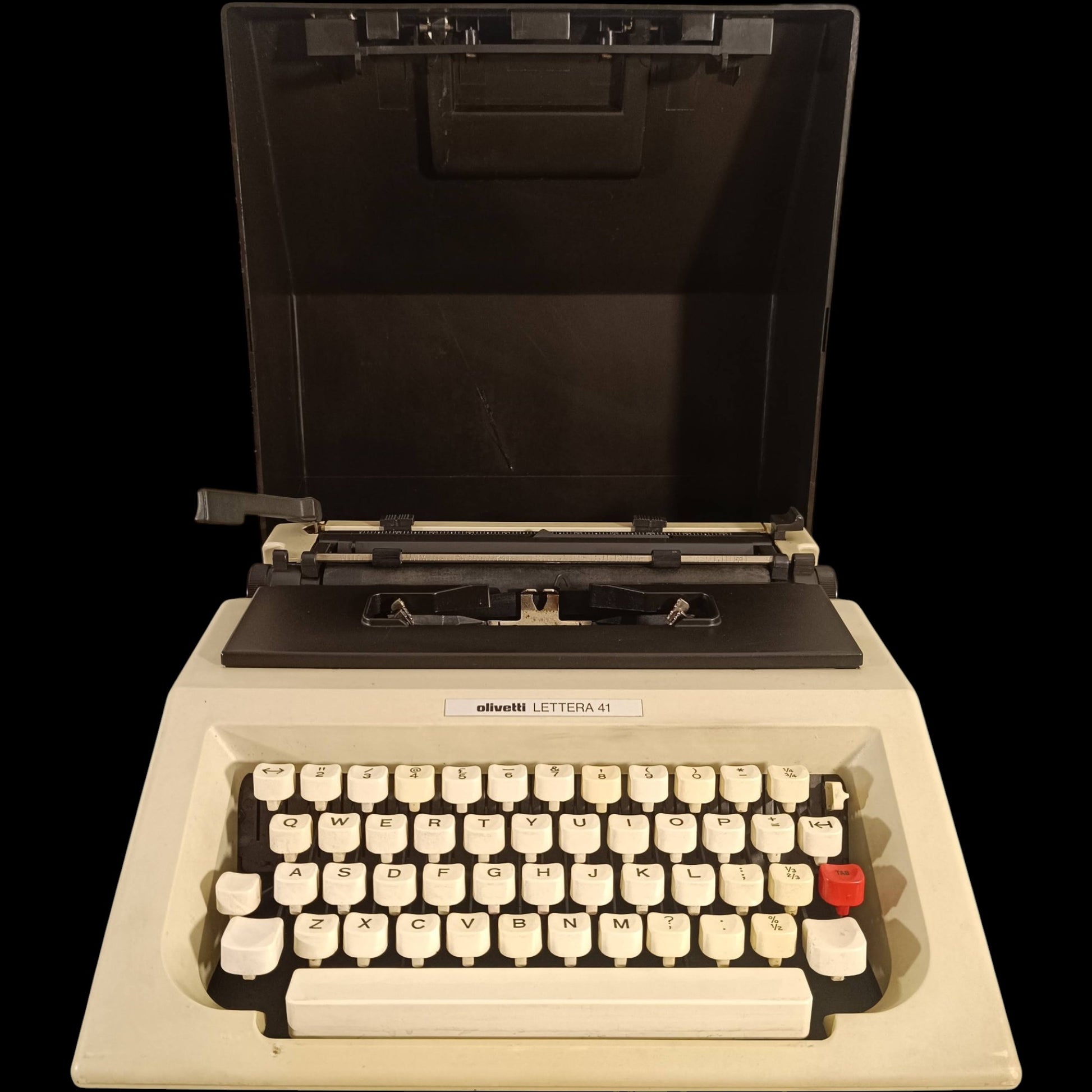 Image of Olivetti Lettera 41 Typewriter.
Available from universaltypewritercompany.in