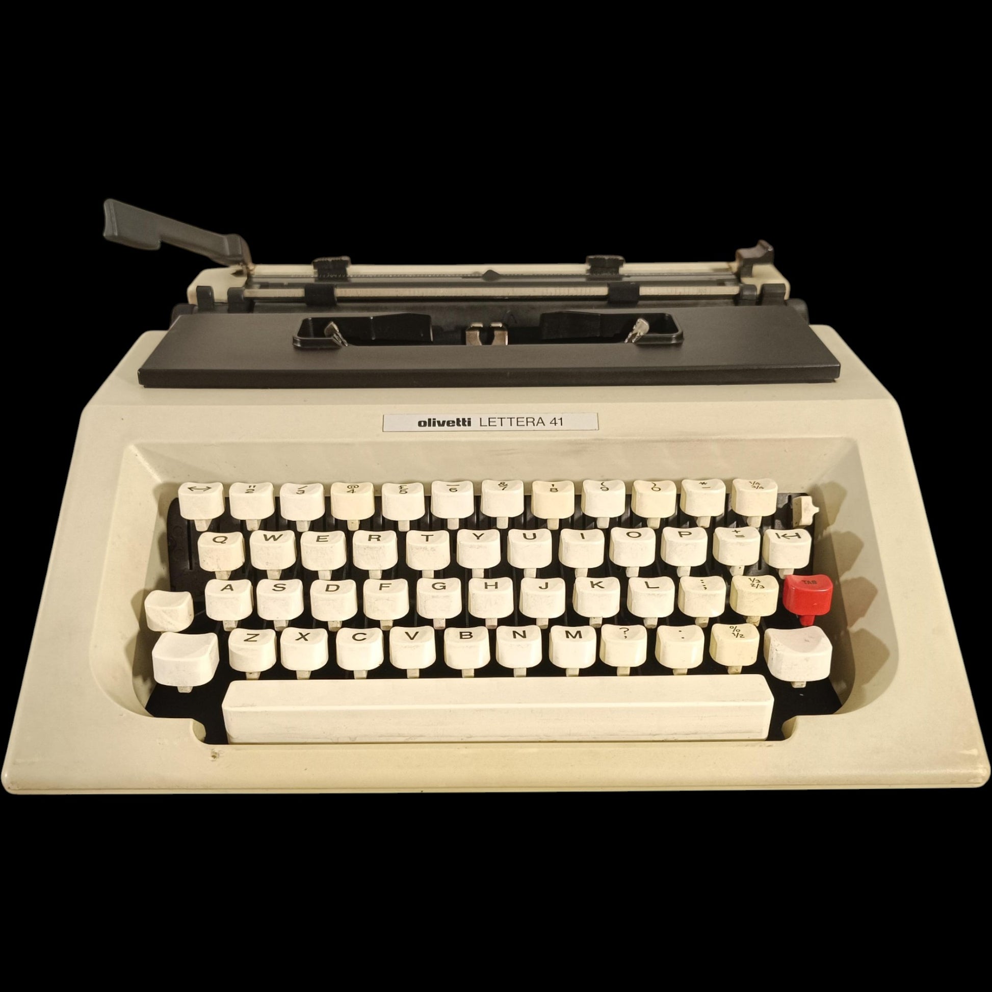 Image of Olivetti Lettera 41 Typewriter.
Available from universaltypewritercompany.in