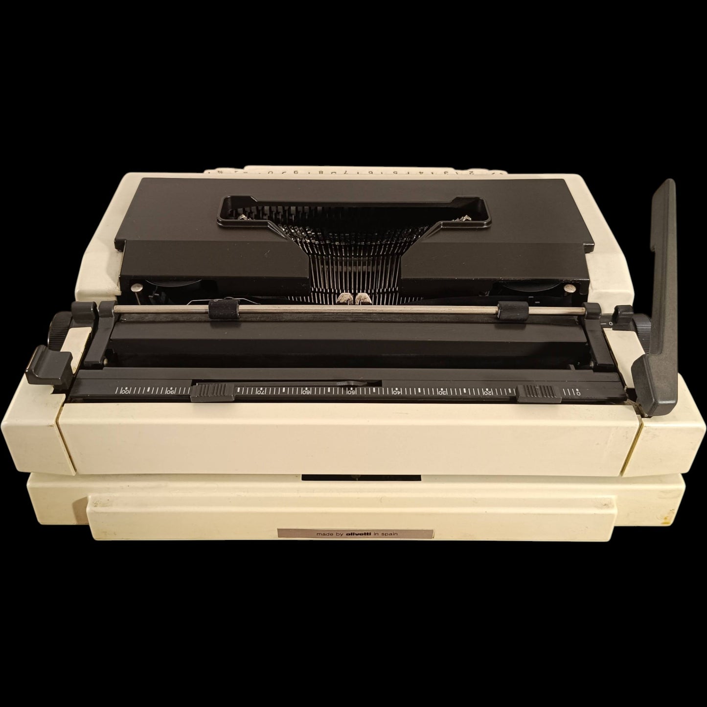 Image of Olivetti Lettera 41 Typewriter.
Available from universaltypewritercompany.in
