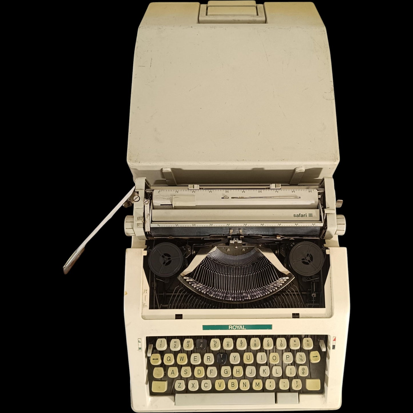 Image of Royal Safari III Typewriter.
Available from universaltypewritercompany.in