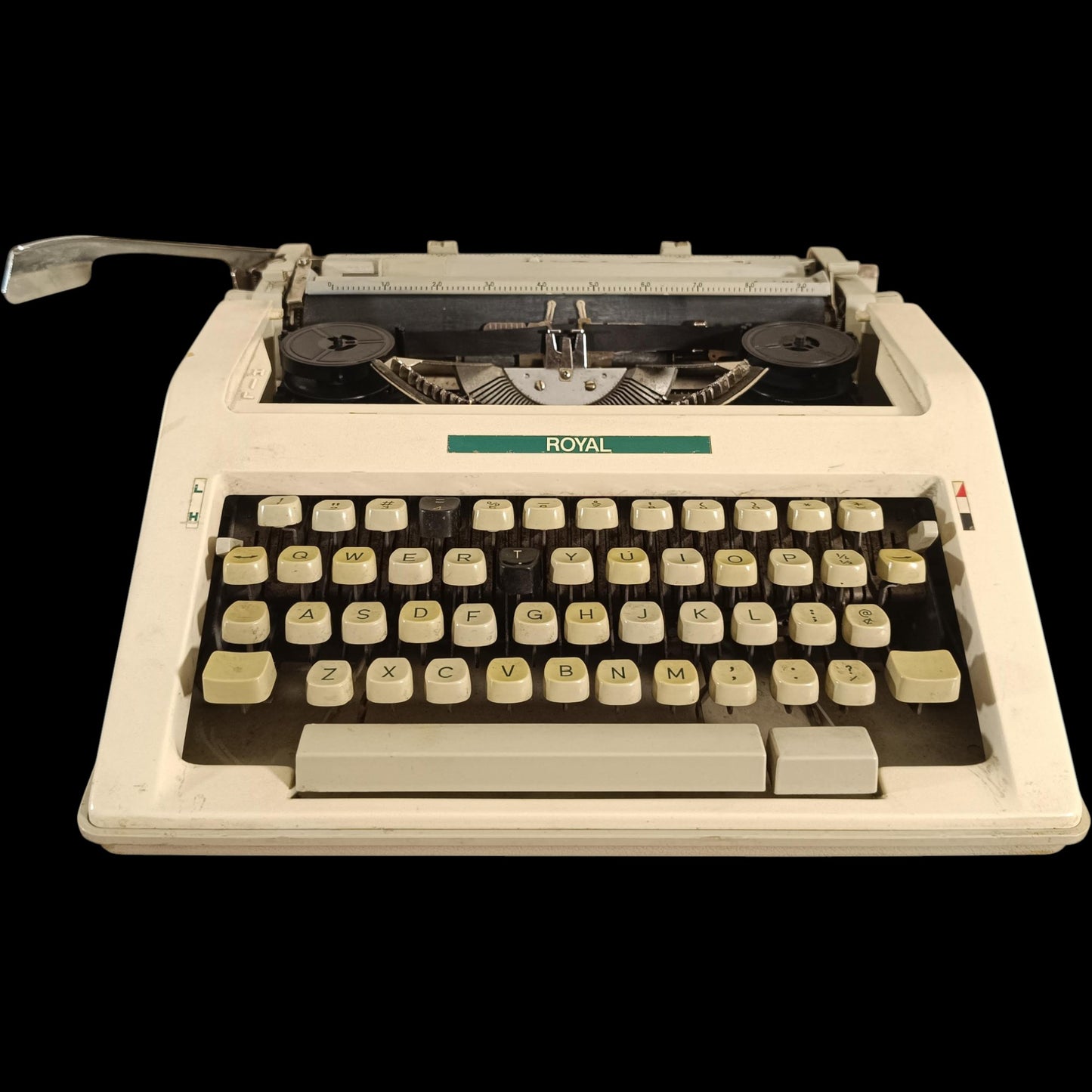 Image of Royal Safari III Typewriter.
Available from universaltypewritercompany.in