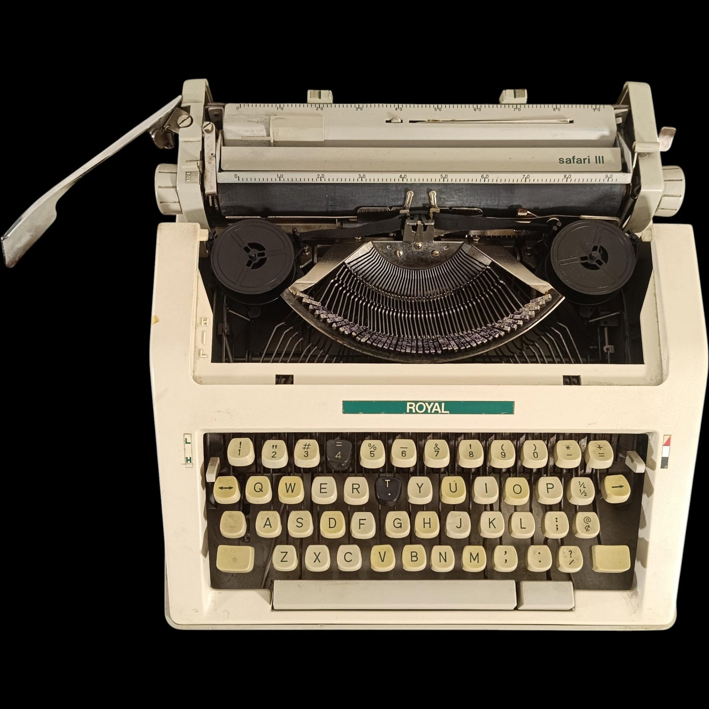 Image of Royal Safari III Typewriter.
Available from universaltypewritercompany.in