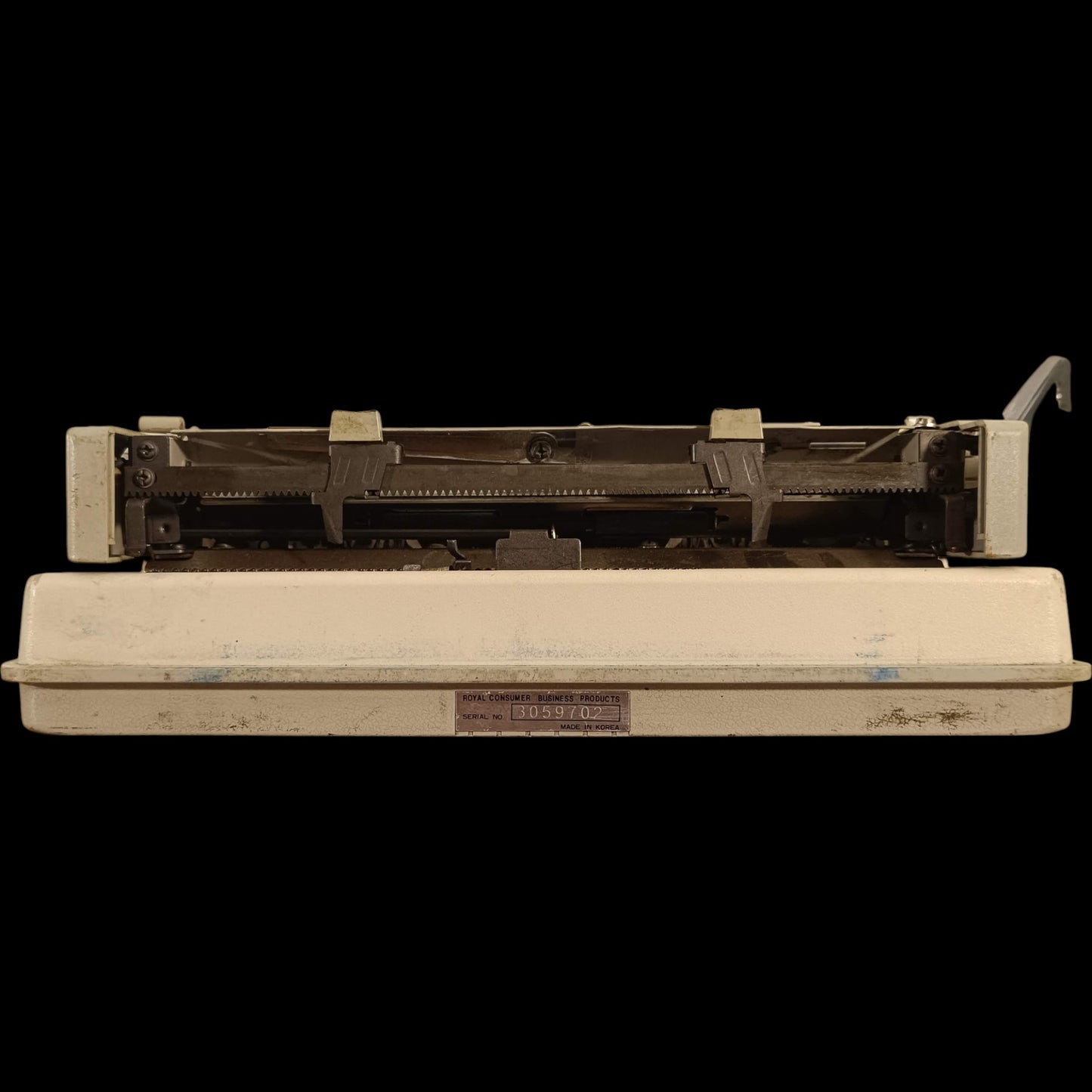 Image of Royal Safari III Typewriter.
Available from universaltypewritercompany.in