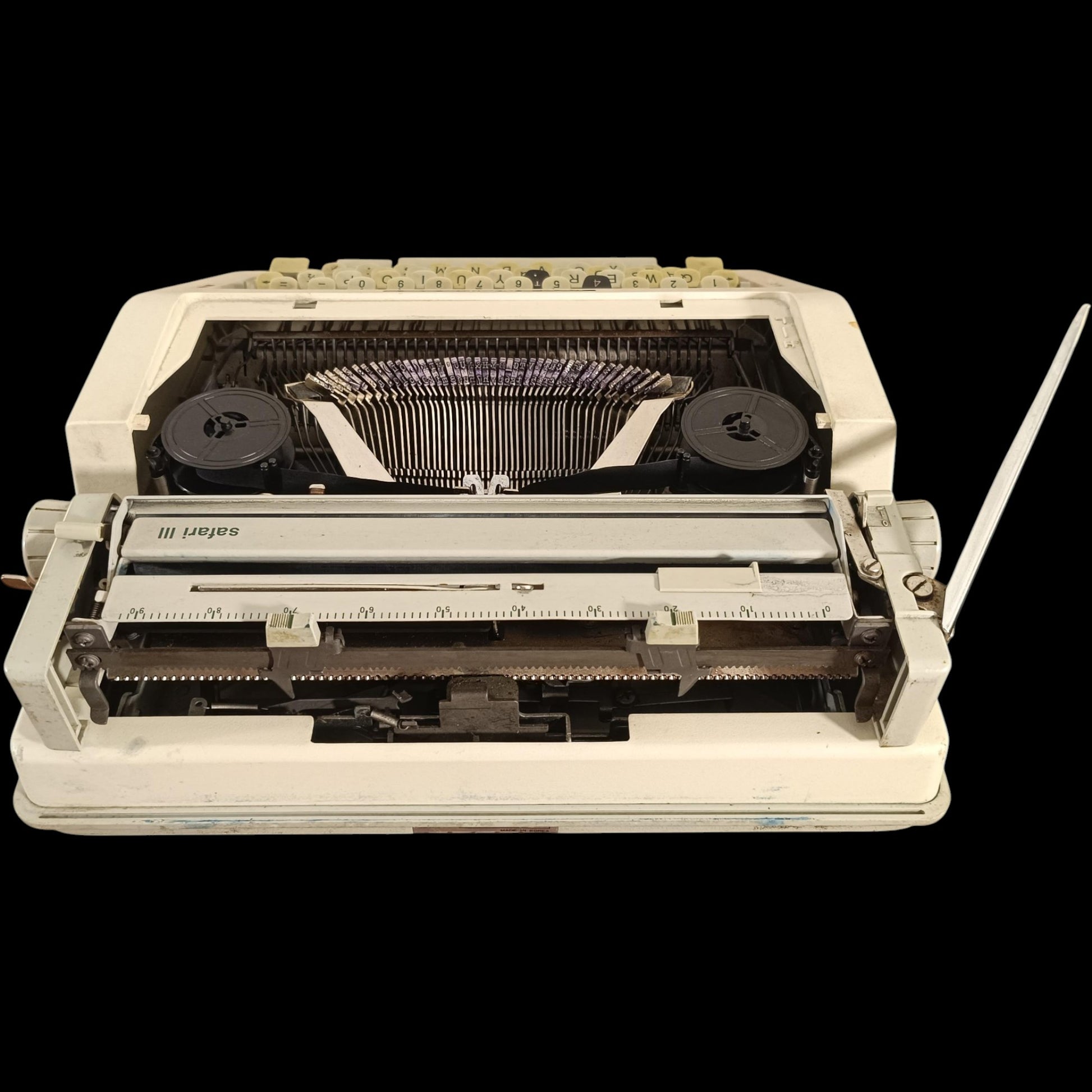 Image of Royal Safari III Typewriter.
Available from universaltypewritercompany.in