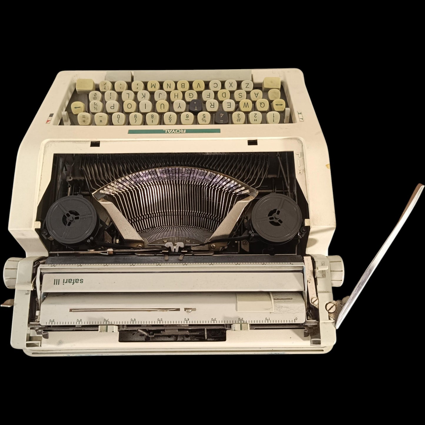 Image of Royal Safari III Typewriter.
Available from universaltypewritercompany.in