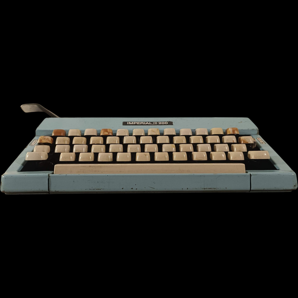 Image of Imperial 200 Typewriter.
Available from universaltypewritercompany.in