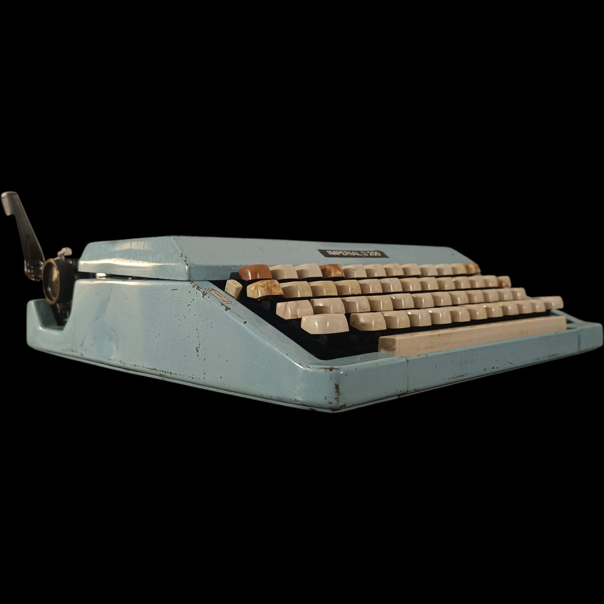 Image of Imperial 200 Typewriter.
Available from universaltypewritercompany.in