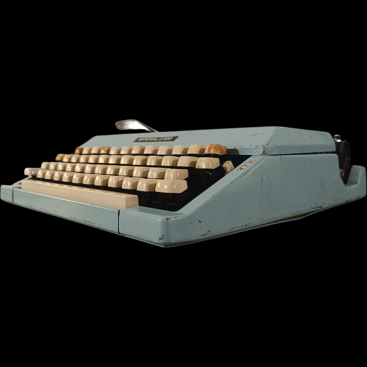 Image of Imperial 200 Typewriter.
Available from universaltypewritercompany.in