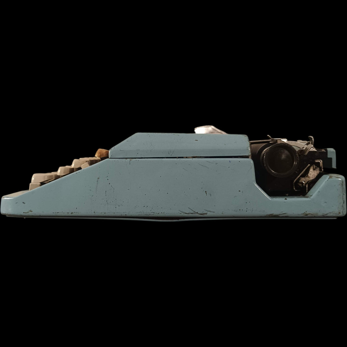 Image of Imperial 200 Typewriter.
Available from universaltypewritercompany.in