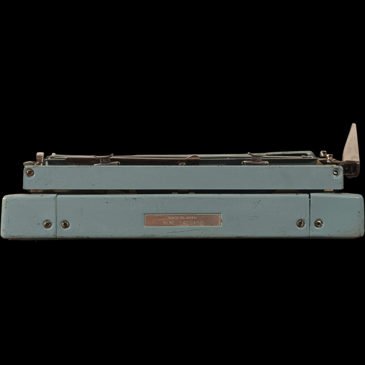 Image of Imperial 200 Typewriter.
Available from universaltypewritercompany.in