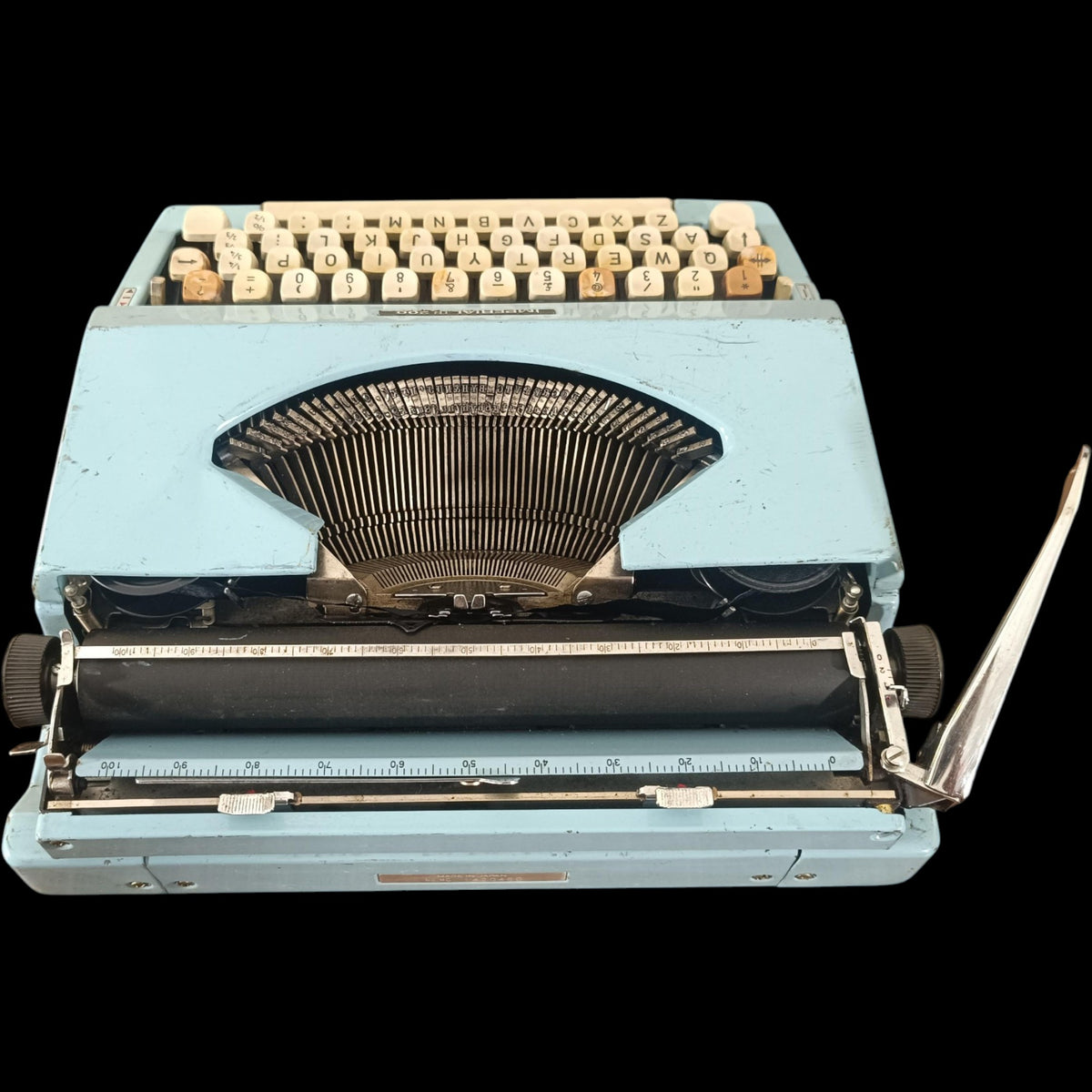 Image of Imperial 200 Typewriter.
Available from universaltypewritercompany.in