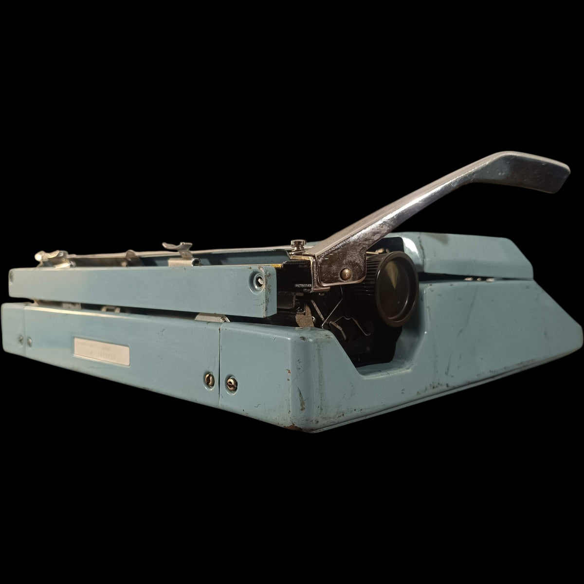 Image of Imperial 200 Typewriter.
Available from universaltypewritercompany.in