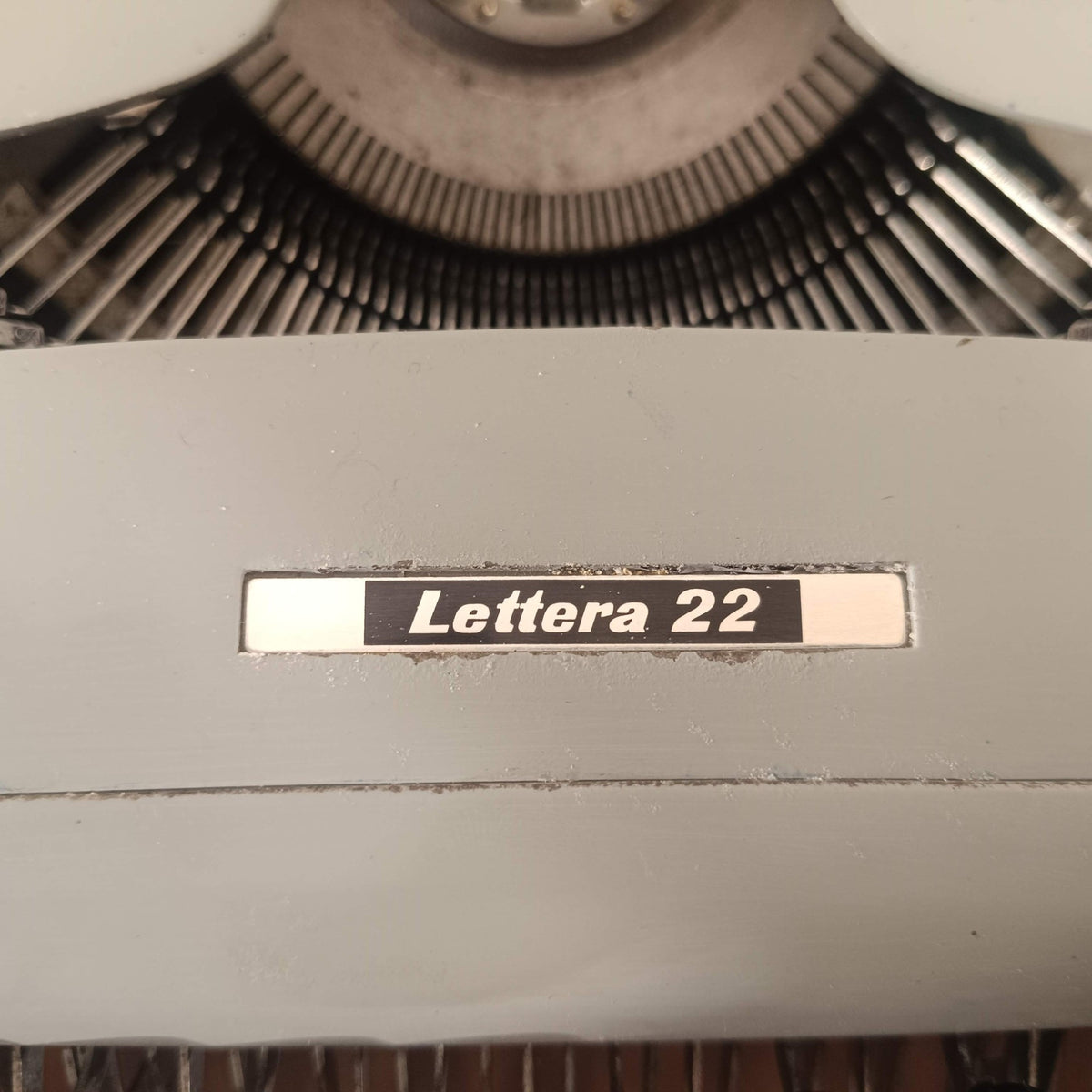 Image of Olivetti Lettera 22 Typewriter.
Available from universaltypewritercompany.in