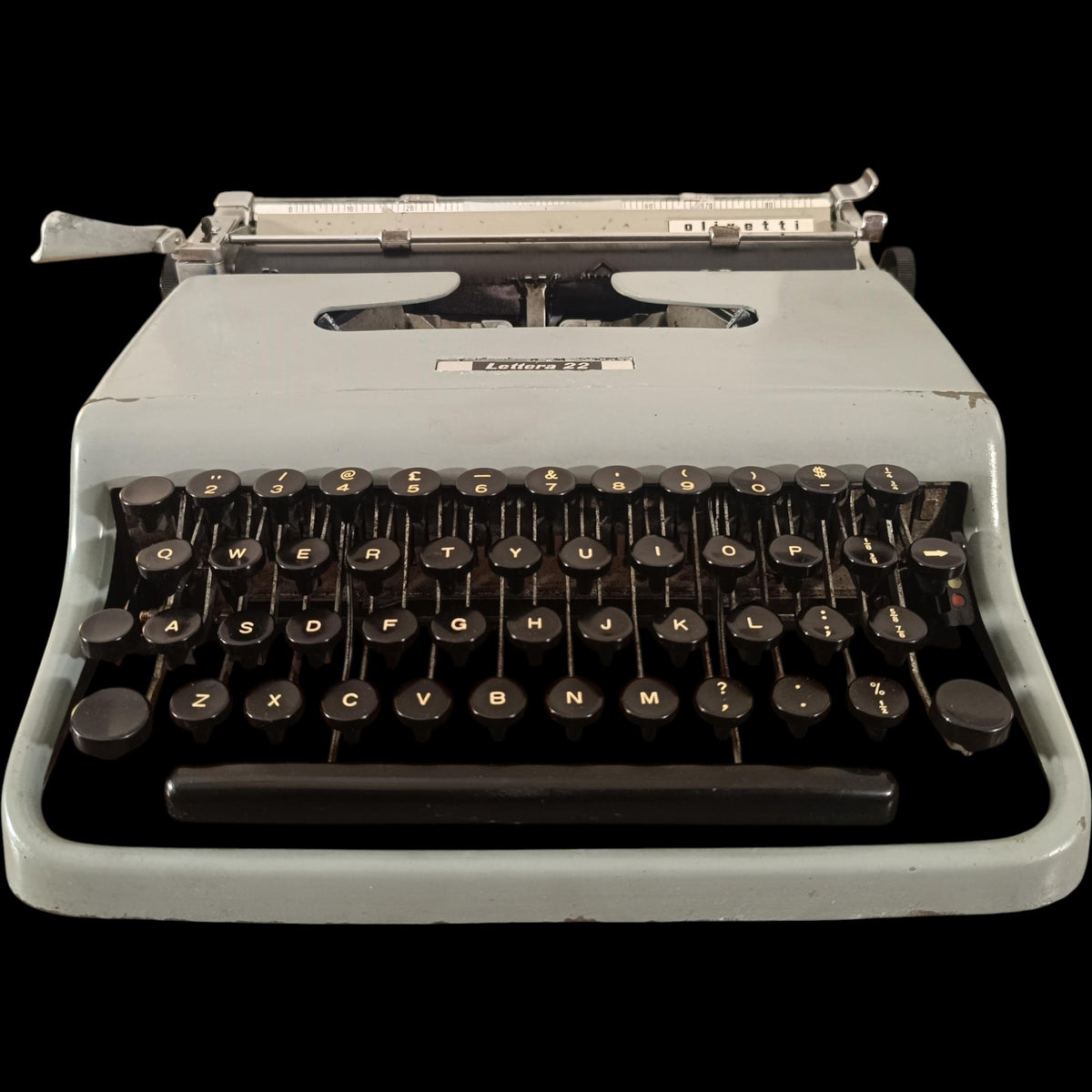 Image of Olivetti Lettera 22 Typewriter.
Available from universaltypewritercompany.in