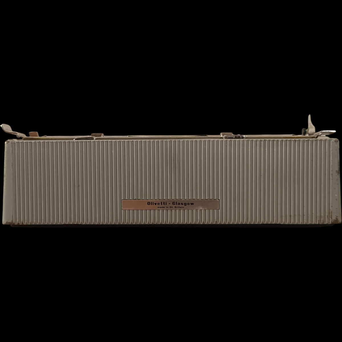 Image of Olivetti Lettera 22 Typewriter.
Available from universaltypewritercompany.in