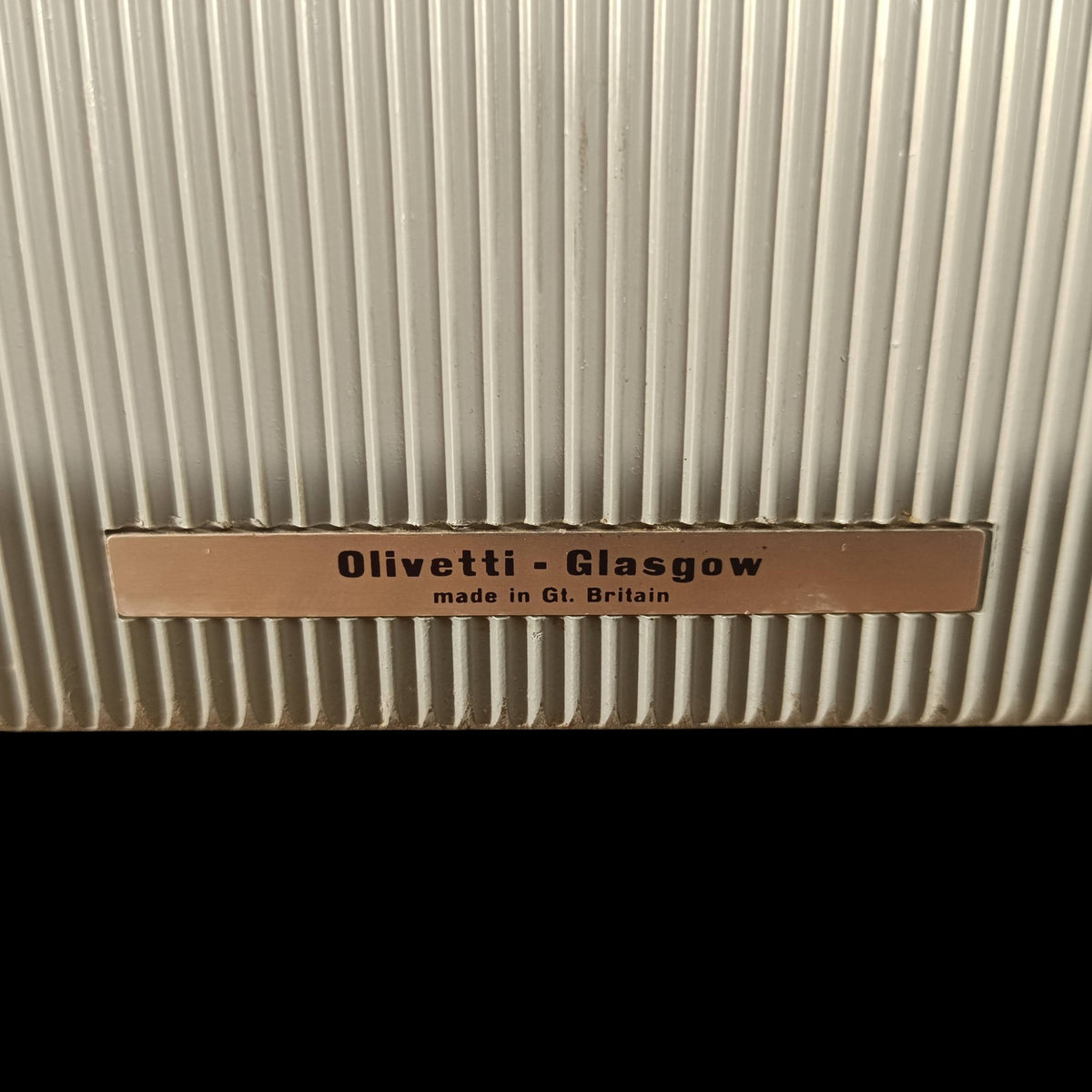 Image of Olivetti Lettera 22 Typewriter.
Available from universaltypewritercompany.in