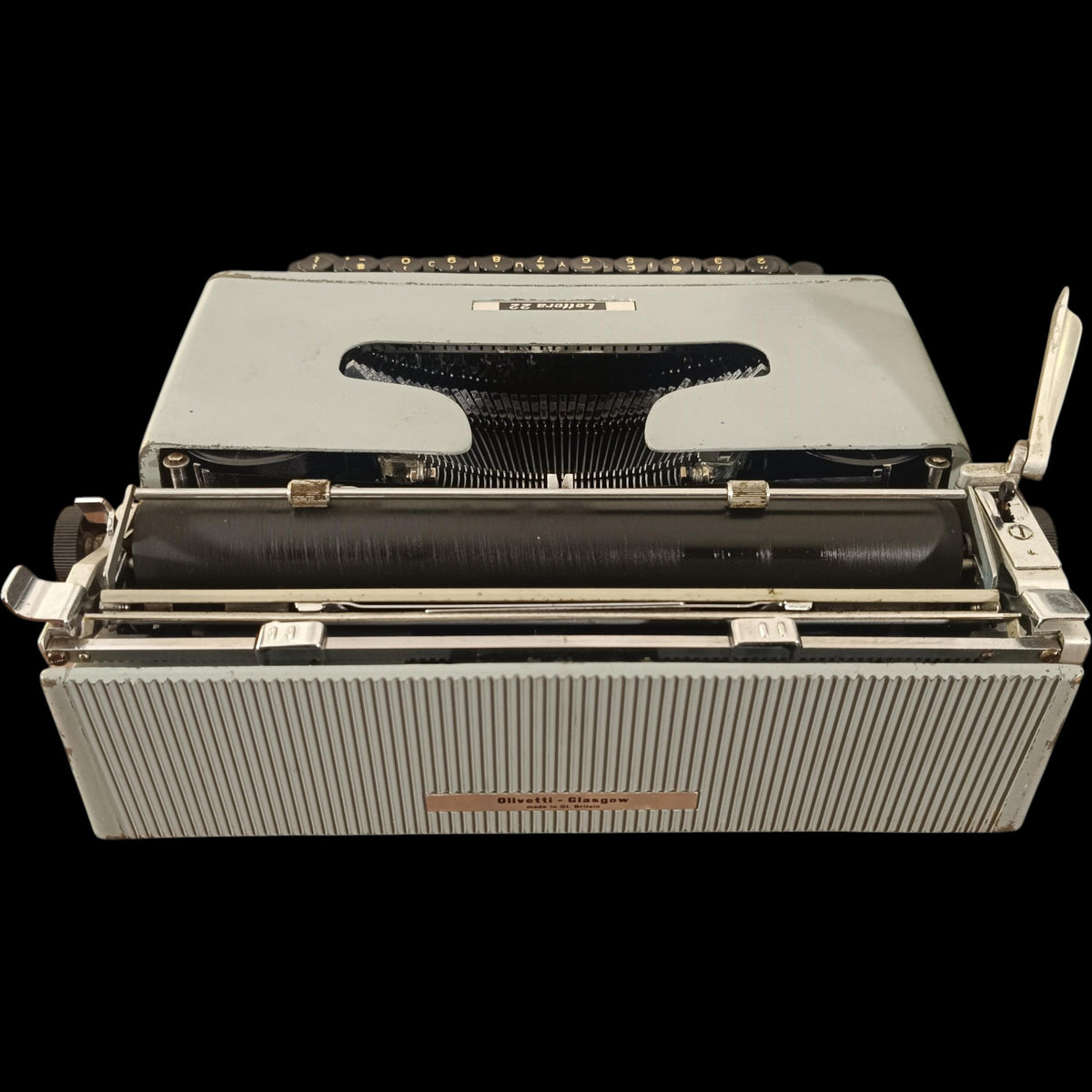 Image of Olivetti Lettera 22 Typewriter.
Available from universaltypewritercompany.in