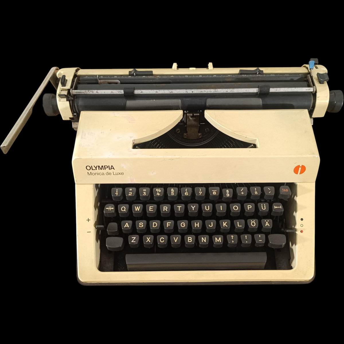 Image of Olympia Monica De Luxe Typewriter.
Available from universaltypewritercompany.in