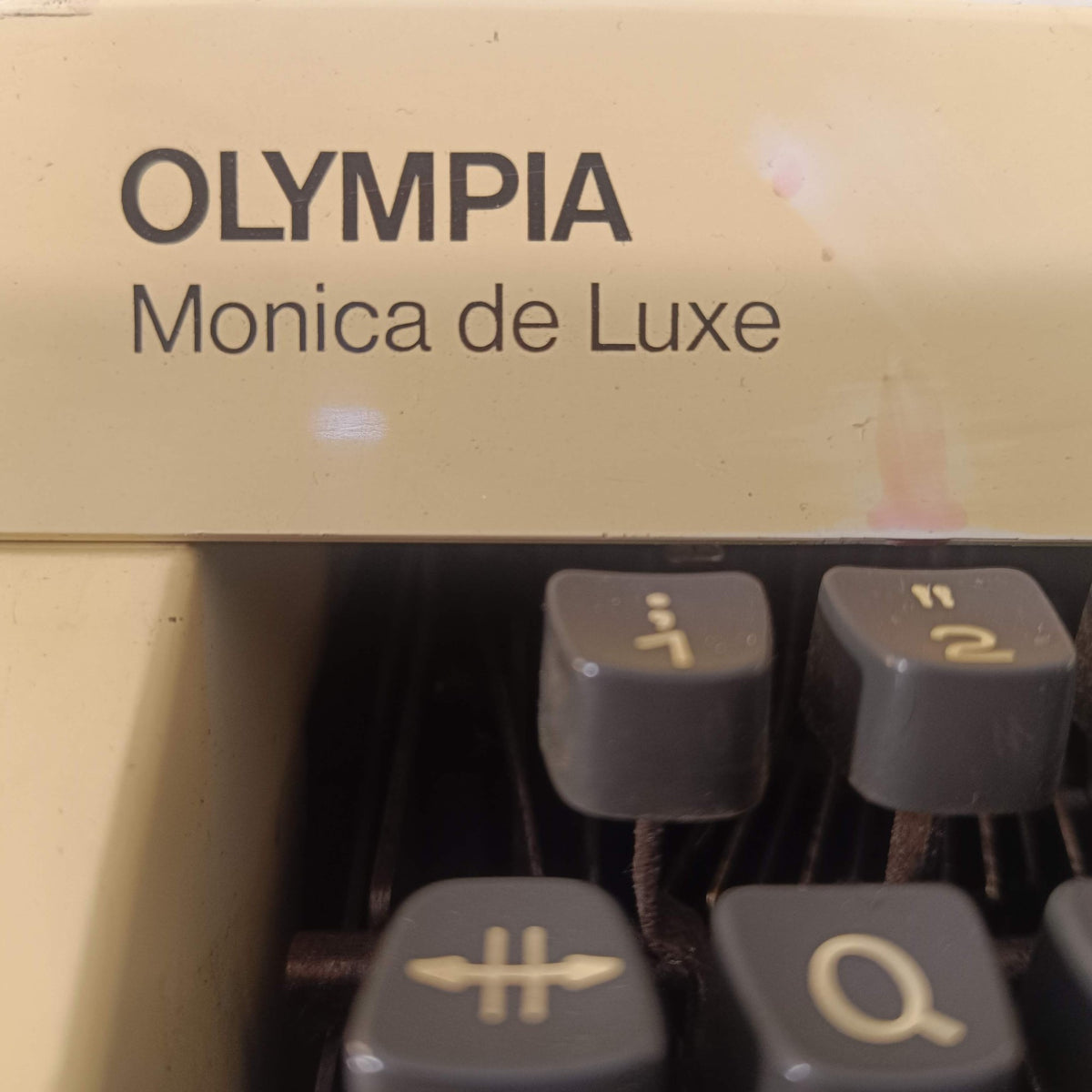 Image of Olympia Monica De Luxe Typewriter.
Available from universaltypewritercompany.in