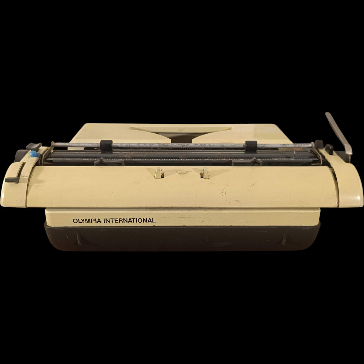 Image of Olympia Monica De Luxe Typewriter.
Available from universaltypewritercompany.in