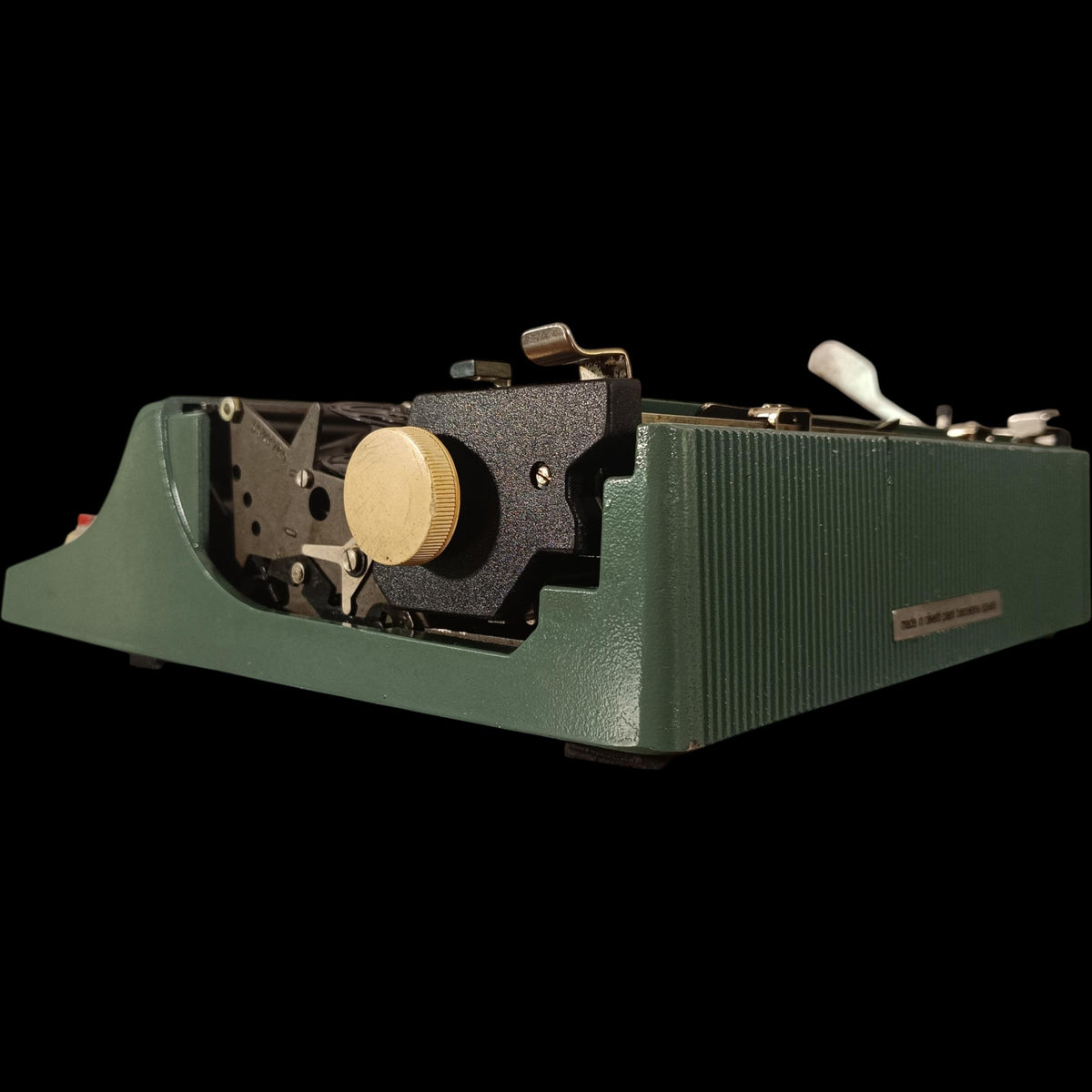 Image of Olivetti Lettera 32 Typewriter.
Available from universaltypewritercompany.in