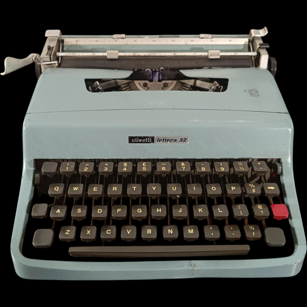 Image of Olivetti Lettera 32 Special Print Typewriter.
Available from universaltypewritercompany.in