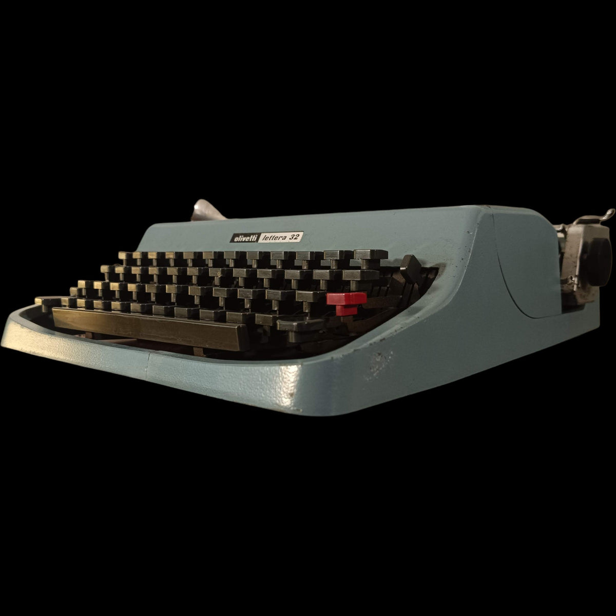 Image of Olivetti Lettera 32 Special Print Typewriter.
Available from universaltypewritercompany.in