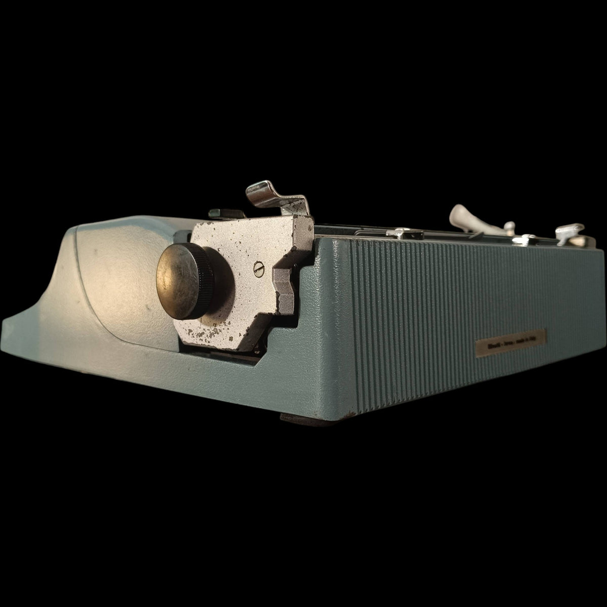 Image of Olivetti Lettera 32 Special Print Typewriter.
Available from universaltypewritercompany.in