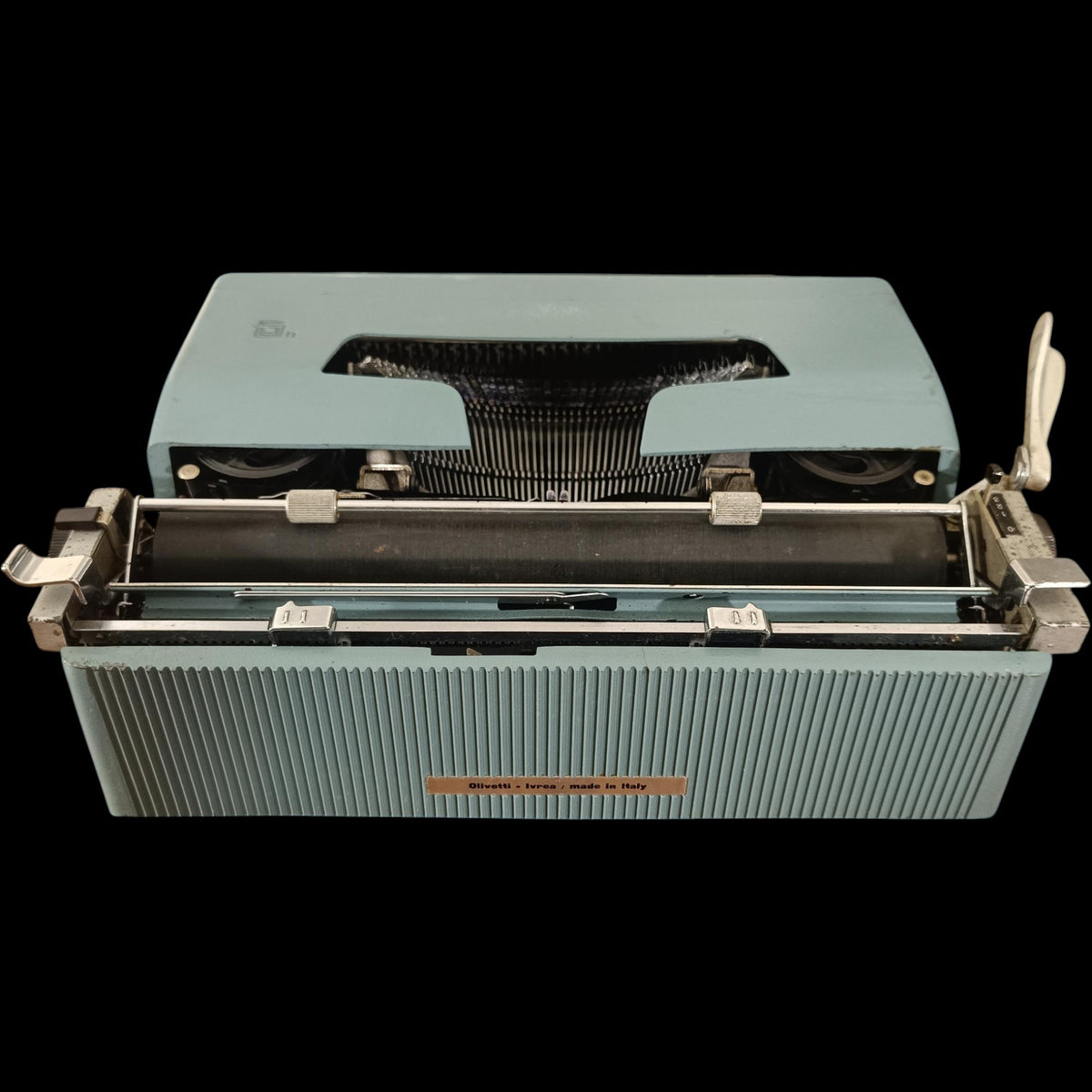 Image of Olivetti Lettera 32 Special Print Typewriter.
Available from universaltypewritercompany.in