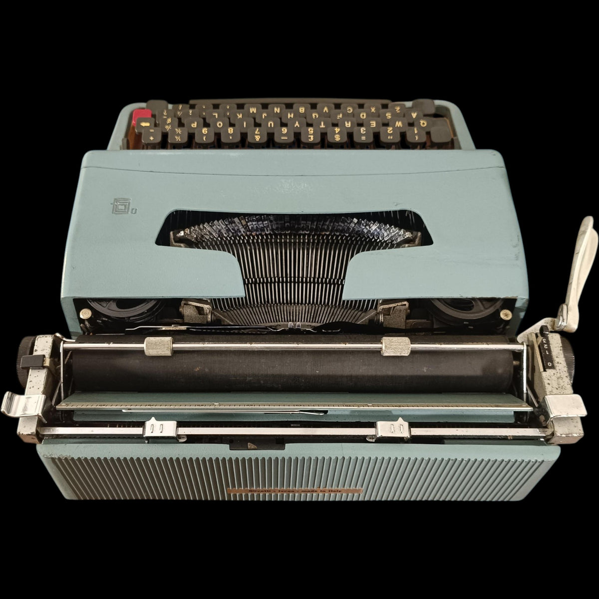 Image of Olivetti Lettera 32 Special Print Typewriter.
Available from universaltypewritercompany.in