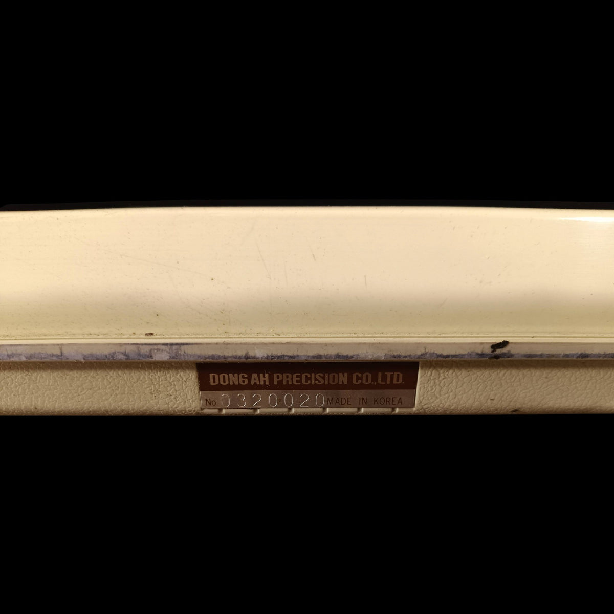 Image of Marathon 2200 DlX Typewriter.
Available from universaltypewritercompany.in