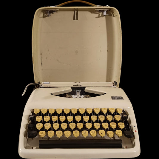 Image of Adler Tippa Typewriter.
Available from universaltypewritercompany.in
