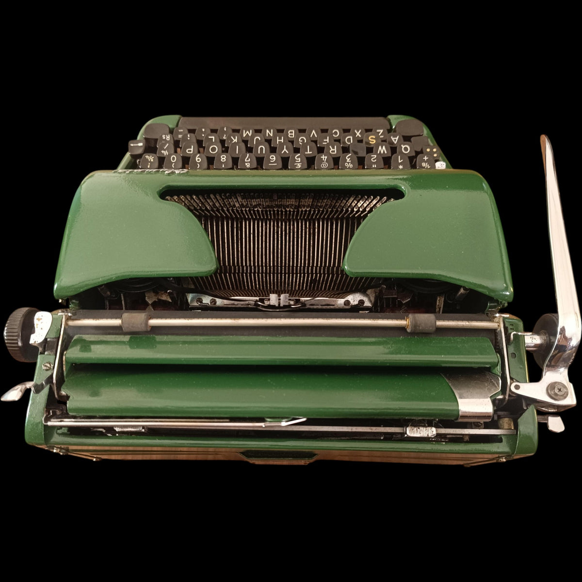 Image of Olympia Typewriter.
Available from universaltypewritercompany.in