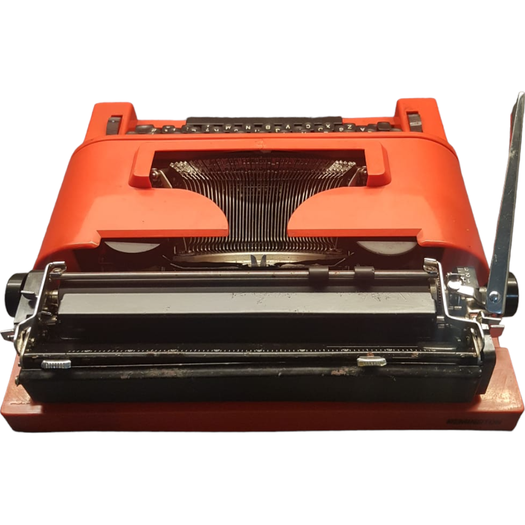 Image of Remington Travelriter Typewriter from universaltypewritercompany.in