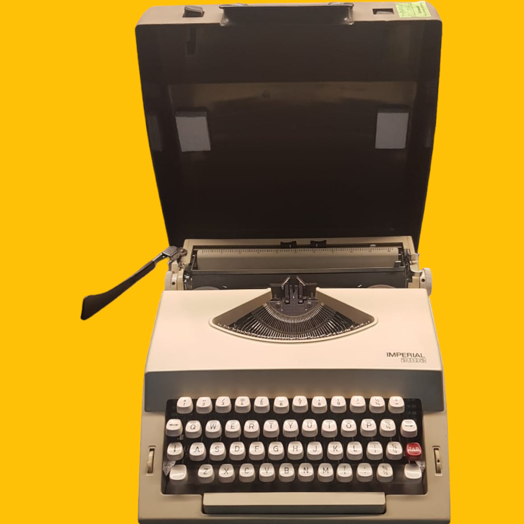 Image of Imperial 2002 Typewriter from universaltypewritercompany.in